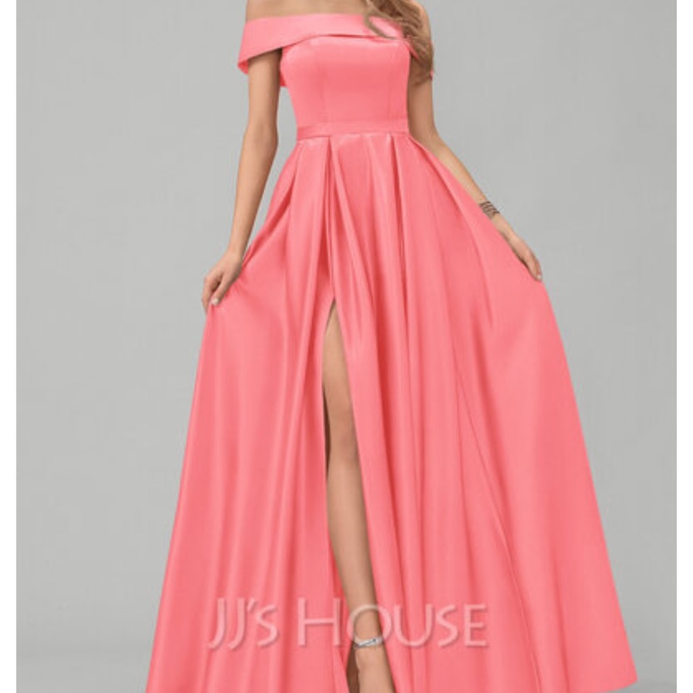 Bridesmaid/Formal Dress (NEVER WORN)
